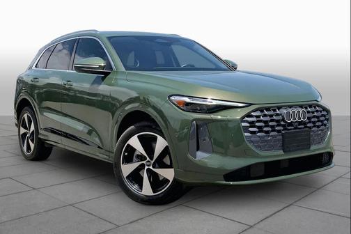 District Green Metallic 2025 Audi Q5 Premium Plus TFSI quattro S tronic