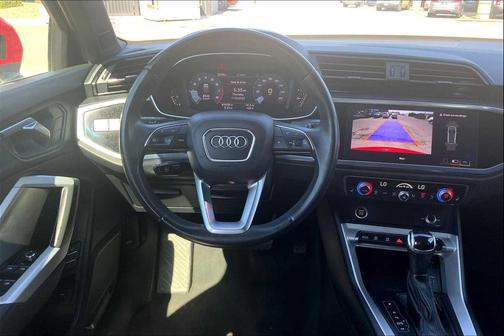 2024 Audi Q3 Premium 45 TFSI S line quattro Tiptronic
