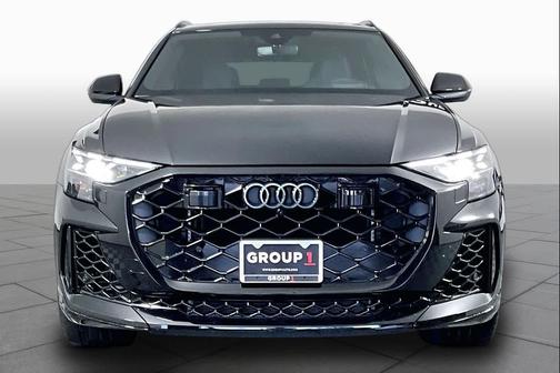 Mythos Black Metallic 2025 Audi RS Q8 4.0T