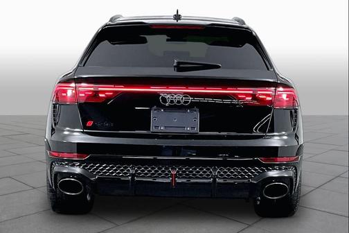 Mythos Black Metallic 2025 Audi RS Q8 4.0T
