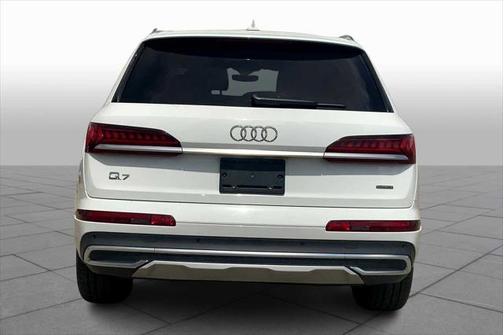2024 Audi Q7 55 Premium Plus