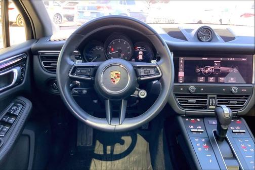 2024 Porsche Macan 
