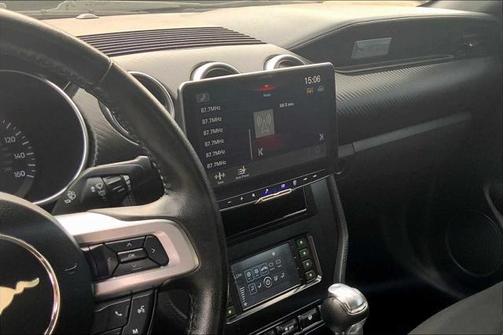 2022 Ford Mustang EcoBoost
