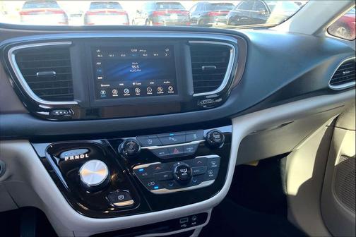 2019 Chrysler Pacifica Touring L