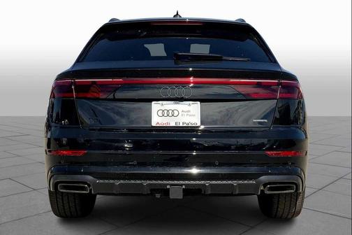 Mythos Black me 2026 Audi Q8 55 Premium Plus