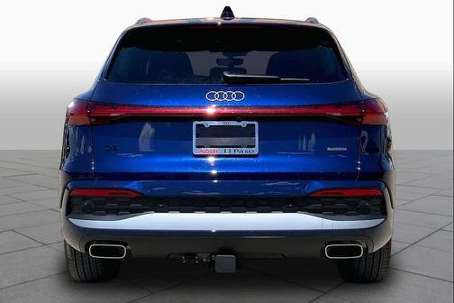 NAVARRA BLUE 2026 Audi Q5 Prestige TFSI quattro S tronic