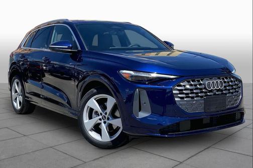 NAVARRA BLUE 2026 Audi Q5 Prestige TFSI quattro S tronic