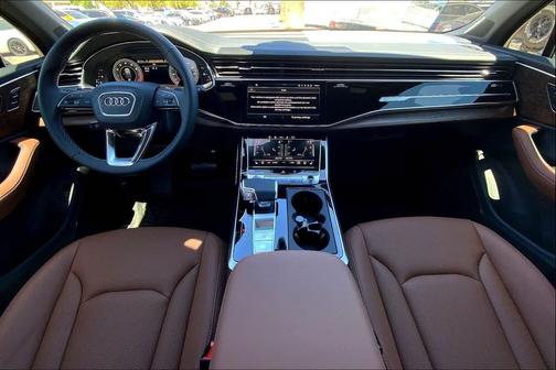 Glacier White Metallic 2026 Audi Q7 55 Premium Plus