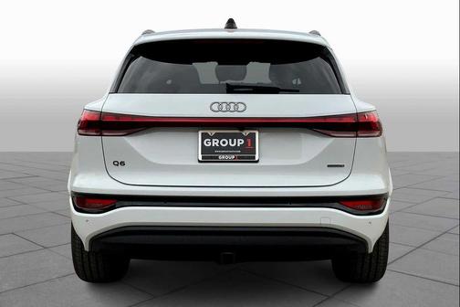 2025 Audi Q6 e-tron Premium Plus quattro
