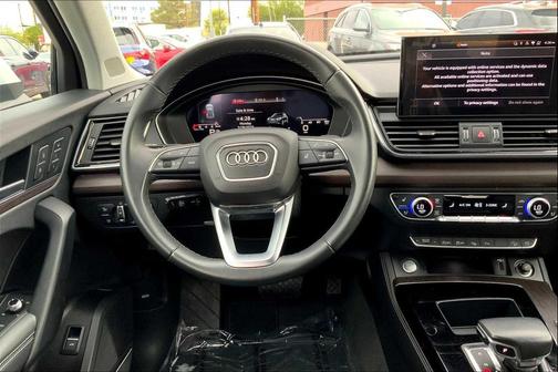 2022 Audi Q5 45 S line Prestige