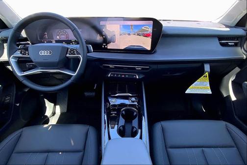 Mythos Black me 2026 Audi Q3 S line