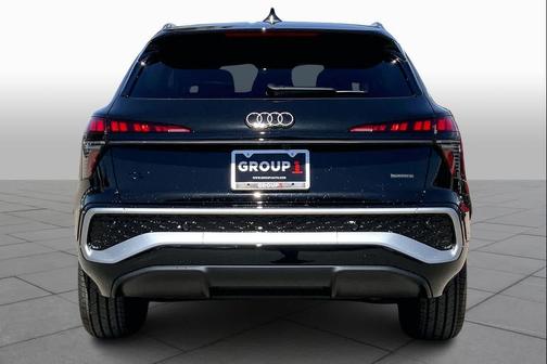 Mythos Black me 2026 Audi Q3 S line
