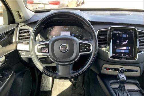 2022 Volvo XC90 T6 Inscription
