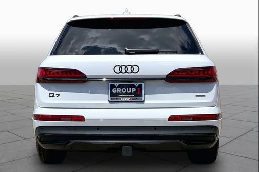 Glacier White Metallic 2023 Audi Q7 45 Premium Plus