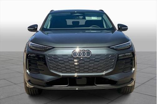 2025 Audi Q6 e-tron Premium Plus quattro
