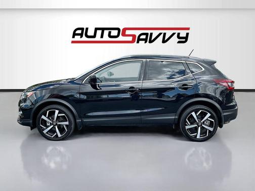 Magnetic Black 2022 Nissan Rogue Sport SL