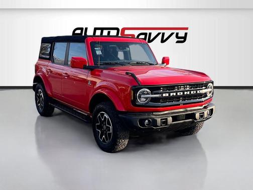 Race Red 2022 Ford Bronco Outer Banks