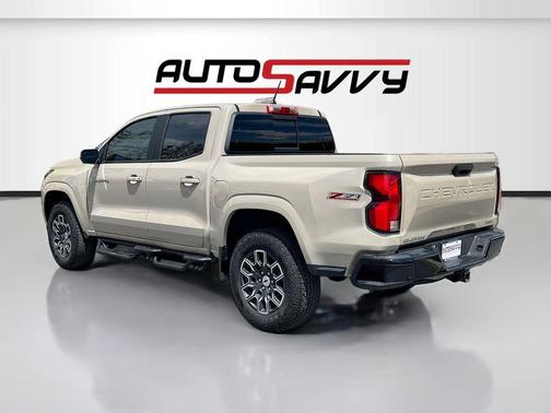 Sand Dune Metallic 2024 Chevrolet Colorado Z71