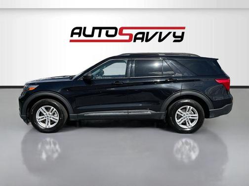 Black Metallic 2024 Ford Explorer XLT