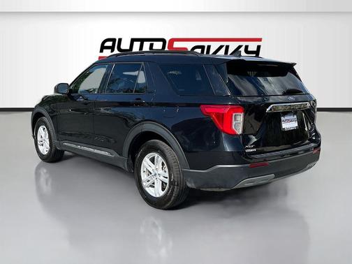 Black Metallic 2024 Ford Explorer XLT
