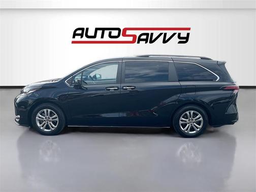 2022 Toyota Sienna XSE 7 Passenger