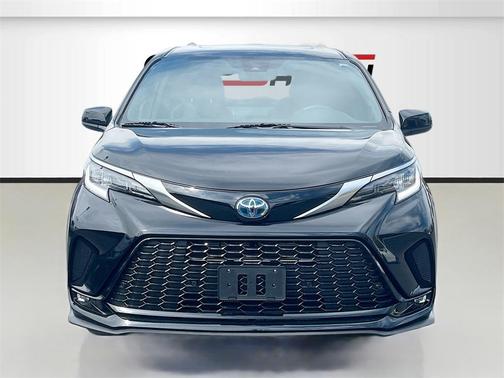 2022 Toyota Sienna XSE 7 Passenger