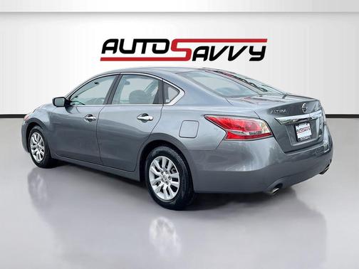 Gun Metallic 2015 Nissan Altima 2.5 S