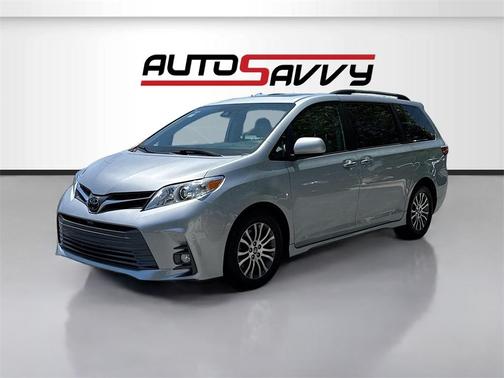 2020 Toyota Sienna XLE
