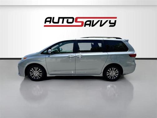 2020 Toyota Sienna XLE