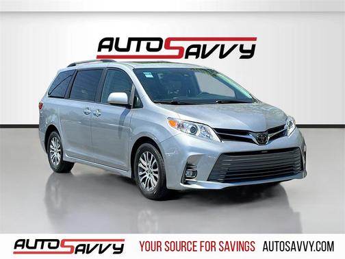 2020 Toyota Sienna XLE