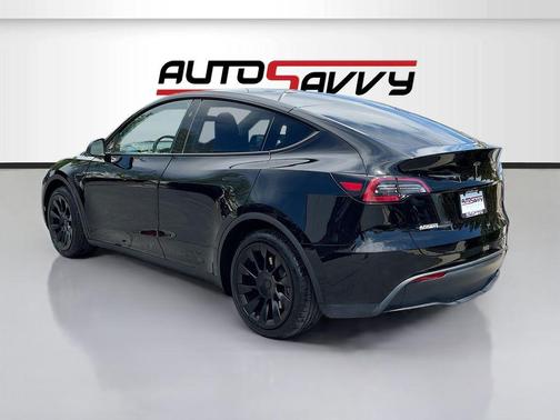 Black 2024 Tesla Model Y Long Range