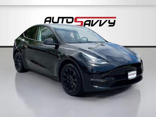 Black 2024 Tesla Model Y Long Range