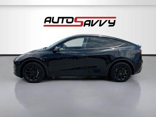 Black 2024 Tesla Model Y Long Range