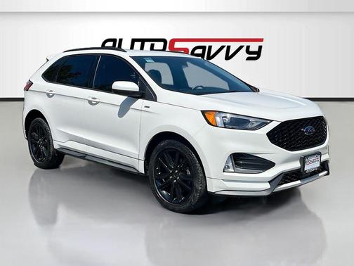 White Metallic 2024 Ford Edge ST Line