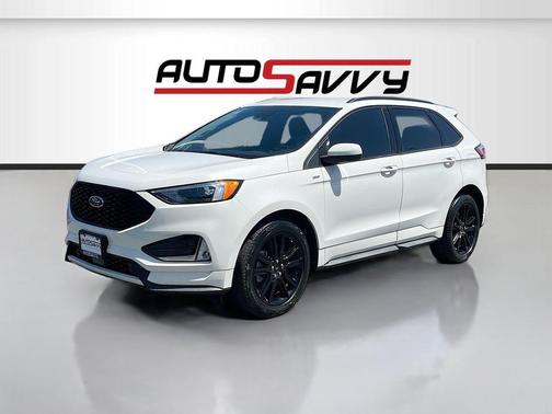 White Metallic 2024 Ford Edge ST Line