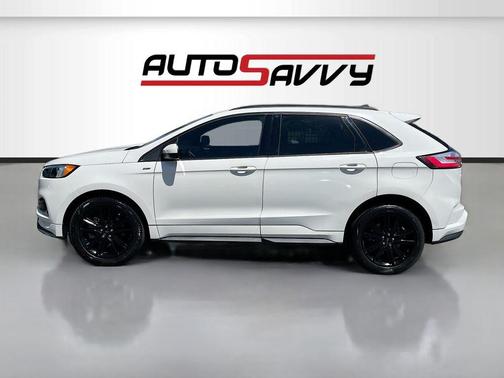 White Metallic 2024 Ford Edge ST Line