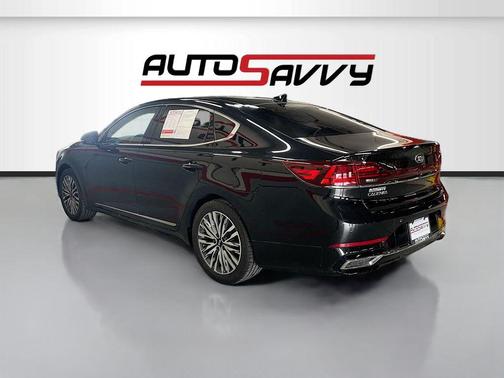 Aurora Black 2020 Kia Cadenza Technology