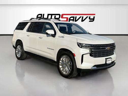 Iridescent Pearl Tricoat 2023 Chevrolet Suburban High Country