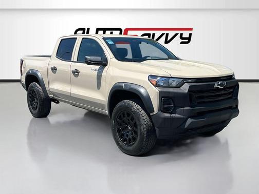 Sand Dune Metallic 2024 Chevrolet Colorado Trail Boss