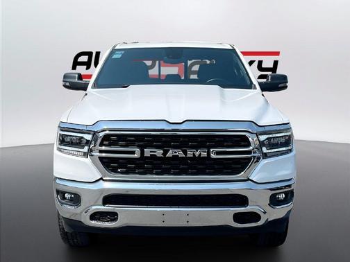 Bright White Clearcoat 2023 RAM 1500 Big Horn