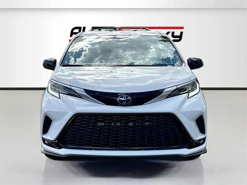 2023 Toyota Sienna XSE