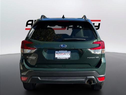Cascade Green Silica 2024 Subaru Forester Premium