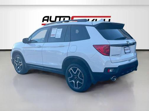 White 2023 Honda Passport Elite