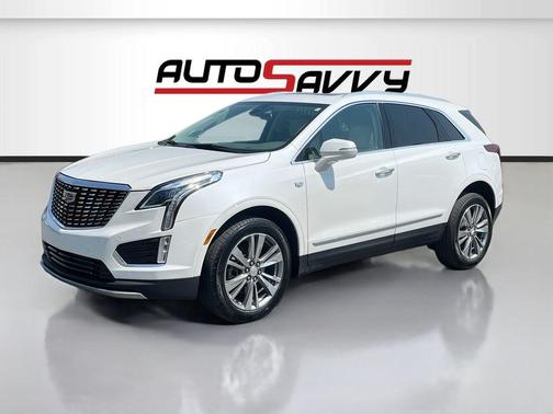 Crystal White Tri-Coat 2024 Cadillac XT5 Premium Luxury
