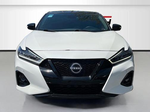 White 2023 Nissan Maxima SR