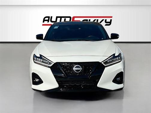 2023 Nissan Maxima SR