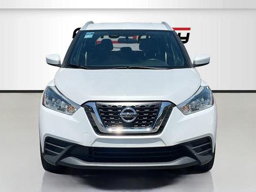 Aspen White 2019 Nissan Kicks SV