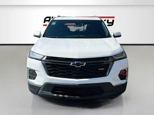 Summit White 2022 Chevrolet Traverse RS
