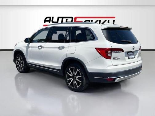 White 2019 Honda Pilot Touring 7-Passenger