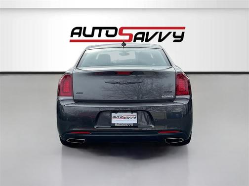 2023 Chrysler 300 Touring L